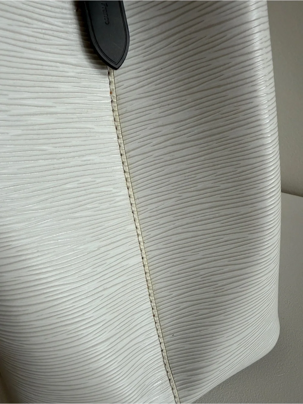 Louis Vuitton great faint